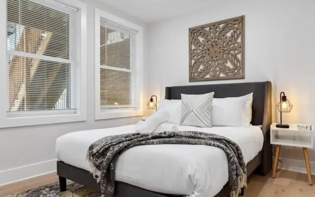 photo 3 of Excellent 2-br Condo in Hip Area of DC