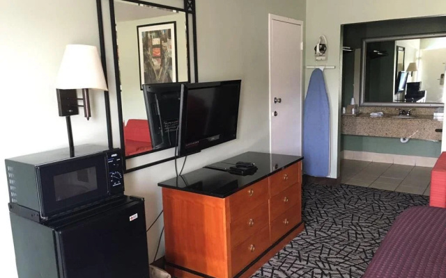photo 2 of Excellent Inn & Suites
