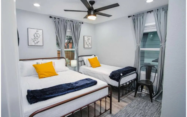 photo 3 of Exceptional 5BR So Close to Riverwalk and Downtown