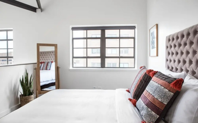 photo 4 of Exclusive 1BR Luxury Penthouses in C.B.D. by Sonder