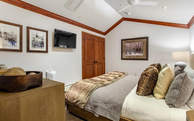 photo 5 of Exclusive 4 Bedroom Ski in, Ski out Vacation Rental With Hot Tubs and Heated Outdoor Pool in Lionshead Village