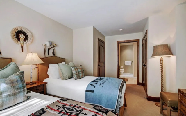 photo 4 of Exclusive 2BR Ritz-Carlton w Mountain Rustic Décor by RedAwning - Save 20% on 7+ Nights!
