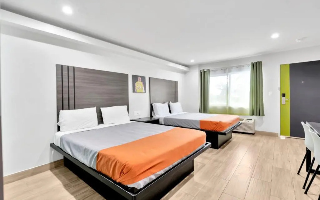 photo 3 of Exclusivo Inn & Suites