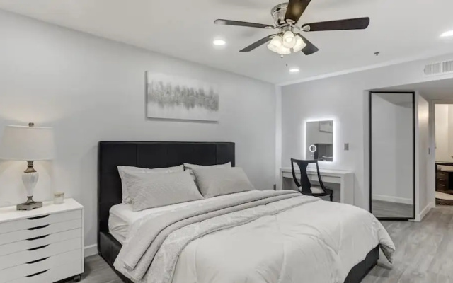 photo 5 of Executive 2 Bdrm Condo in the Heart of Biltmore!