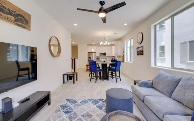 photo 2 of 1 Mi to Intel Campus! Chandler Townhome w/ Pools