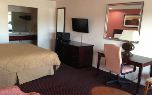 photo 3 of Executive Inn  Suites Houston