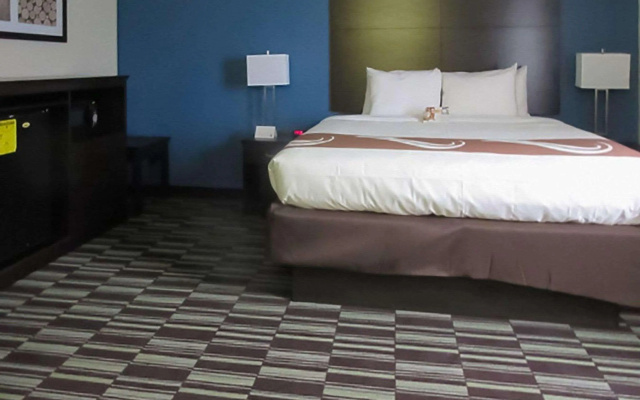 photo 3 of Quality Inn Farmington