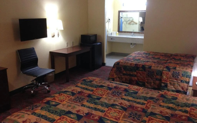 photo 4 of Executive Inn