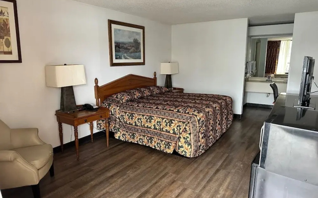 photo 3 of Executive Inn
