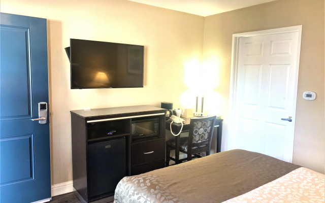 photo 3 of Executive Inn Hotel