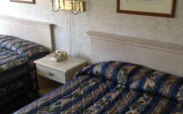 photo 2 of Executive Inn Laurel