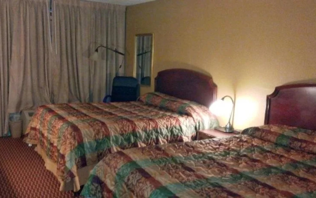 photo 3 of Executive Inn Seminole