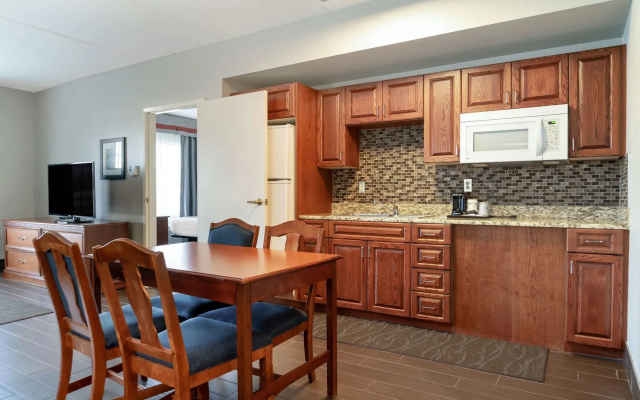 photo 4 of Executive Inn & Suites