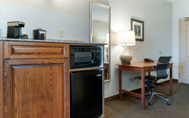photo 5 of Executive Inn & Suites