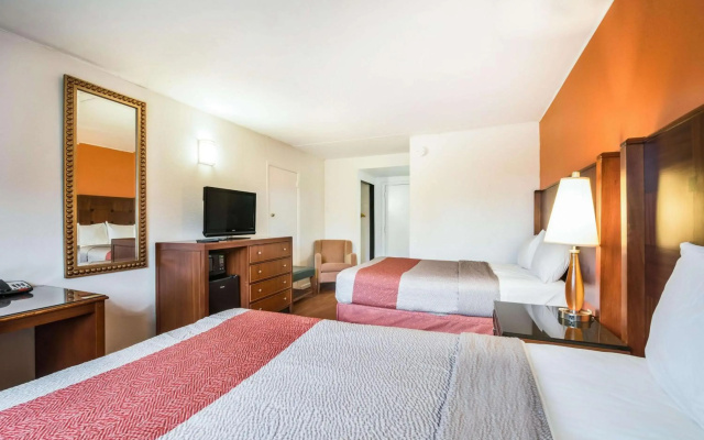 photo 5 of Motel 6 Tinton Falls