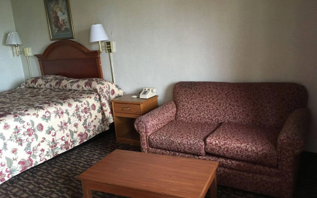 photo 4 of Executive Inn