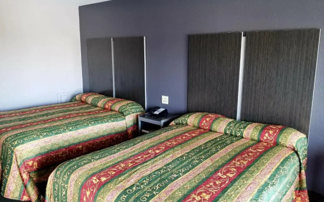 photo 4 of Executive Inn
