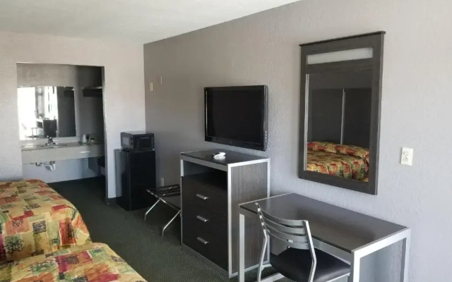 photo 5 of Executive Inn