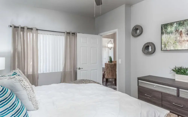 photo 4 of Executive King, Close to TCP and Kierland w Parking 1005