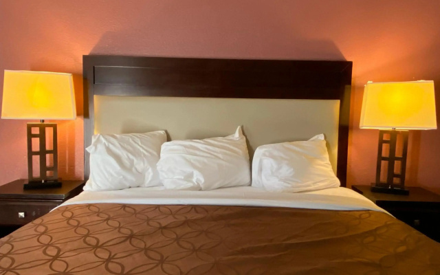 photo 4 of Express Inn