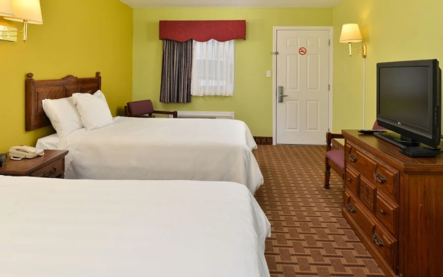 photo 2 of Express Inn