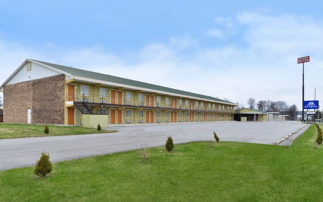 photo 3 of Express Inn