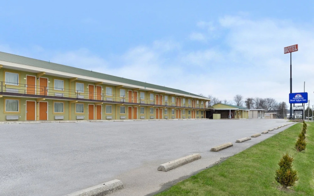 photo 4 of Express Inn