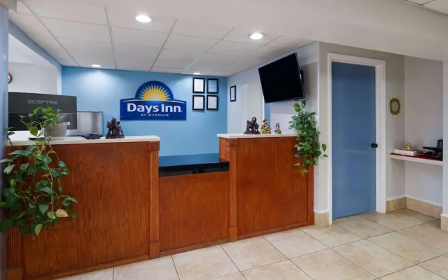 photo 2 of Days Inn by Wyndham Montgomery I-85