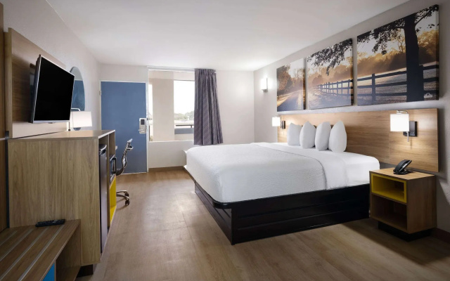 photo 5 of Days Inn by Wyndham Montgomery I-85