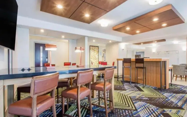 photo 4 of Days Inn Albany Airport