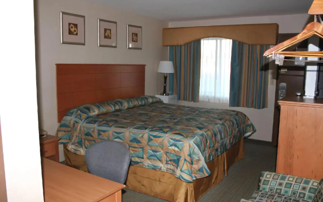 photo 2 of Express Inn