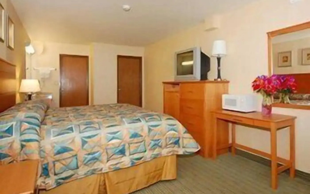 photo 3 of Express Inn