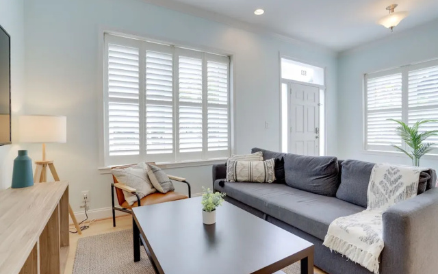 photo 3 of Exquisite 1 BR Apartment at Alexandria