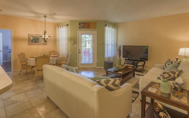 photo 5 of Exquisite Avalon Clearwater Condo,Minutes To Beach