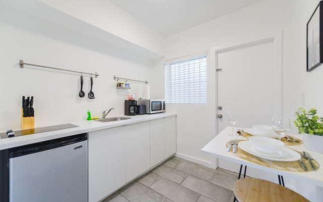 photo 2 of Exquisite Studio 15 min from the beach