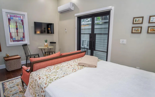 photo 4 of Exquisite Studio Guesthouse Near Downtown s Core