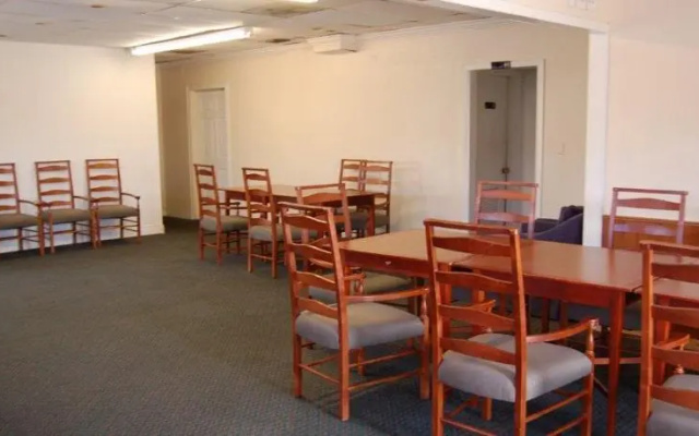 photo 3 of Extend A Suites Baton Rouge