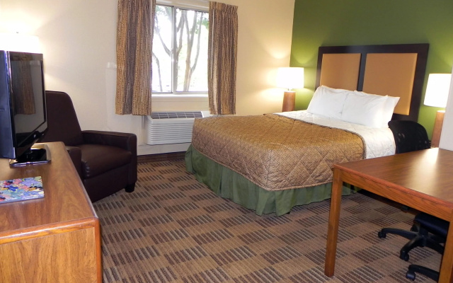 photo 5 of Extended Stay America Suites - Charlotte - University Place - E. McCullough Dr.