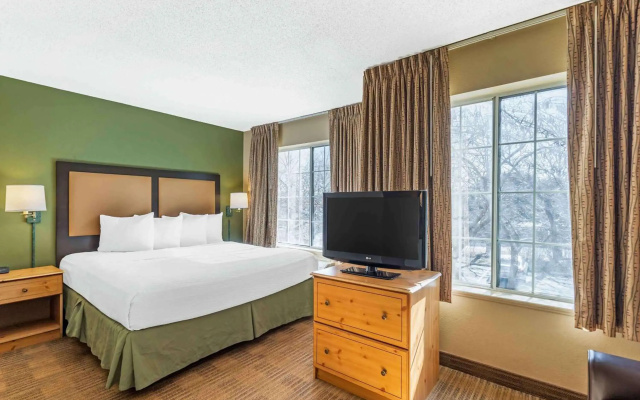 photo 4 of Extended Stay America Select Suites Chicago Naperville East