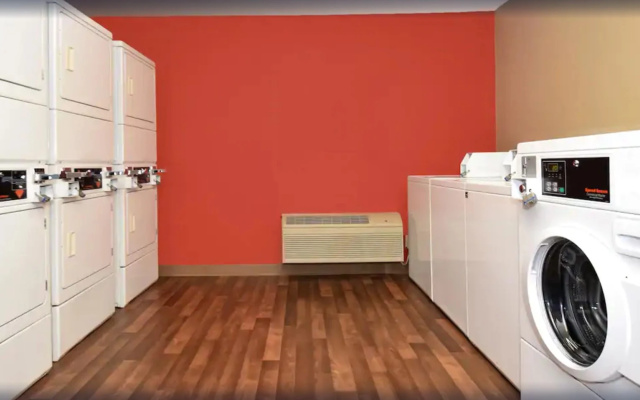 photo 3 of Extended Stay America Select Suites Chicago O'Hare