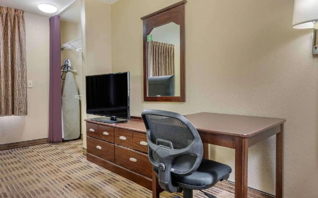 photo 5 of Extended Stay America Select Suites Chicago O'Hare
