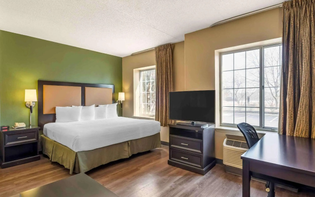 photo 4 of Studio 6 Extended Stay Chicago Vernon Hills Lincolnshire IL