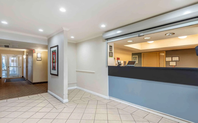 photo 2 of Extended Stay America Select Suites Chicago Westmont Oak Brook