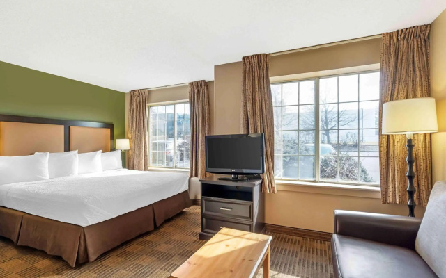 photo 4 of Extended Stay America Select Suites Chicago Westmont Oak Brook