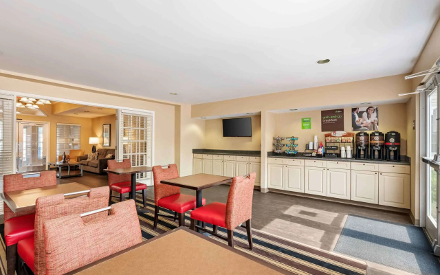 photo 2 of Extended Stay America Suites Cincinnati Blue Ash Reed Hartma