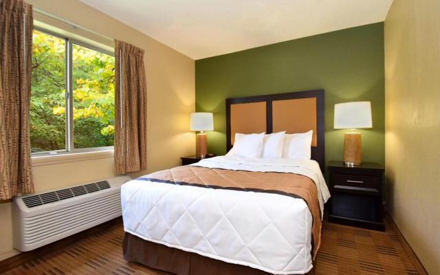 photo 3 of Extended Stay America Suites Cleveland Westlake