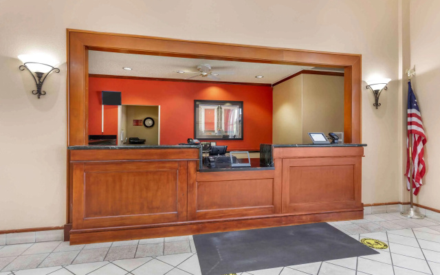 photo 4 of Extended Stay America Suites - Dallas - Frankford Road