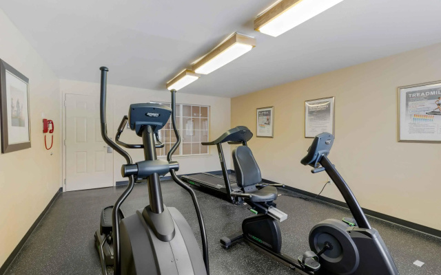 photo 2 of Extended Stay America Suites Dallas Las Colinas Green Park D