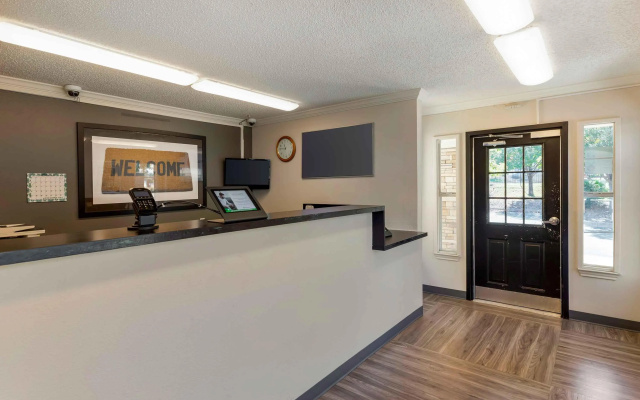 photo 3 of Extended Stay America Select Suites Denver Aurora South