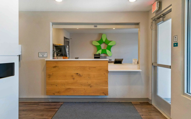 photo 2 of Auburn Hills Extended Stay Inn